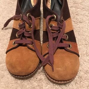 Vintage brown and tan suede shoes (Sz 8.5)